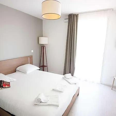 Zenitude Centre Hotel *