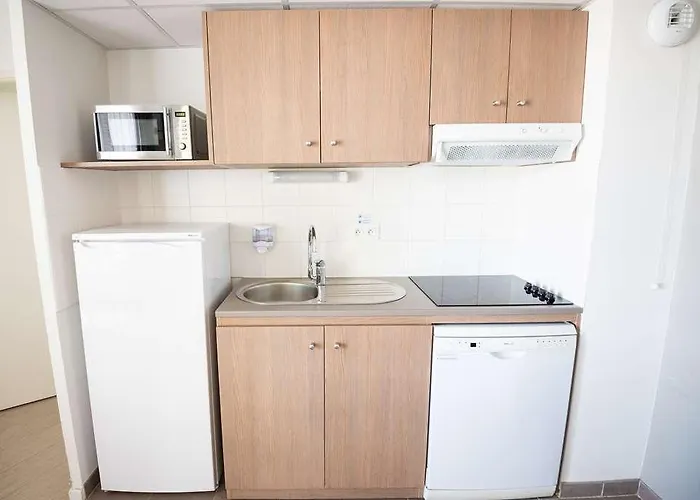 Zenitude Centre Отель Нарбонна