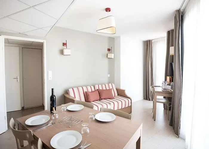 Отель Zenitude Centre Нарбонна